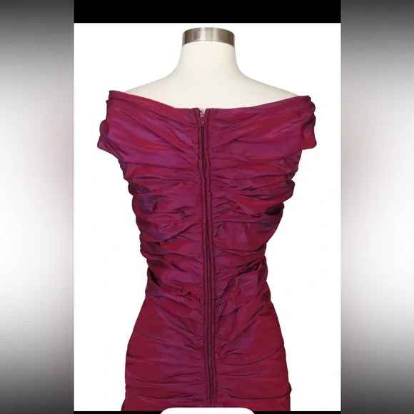 Vintage 1990’s elegant Tadashi ball/evening taffeta! Mermaid with a train - Picture 12 of 17